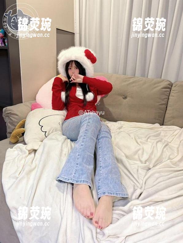 AT鲨的新年之夜作品：在线越看越懵，真的是一种体验。