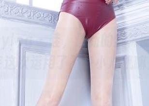 Beautyleg – 哇，最新的丝袜图片，芸芸这次运用了不少小心机嘛！