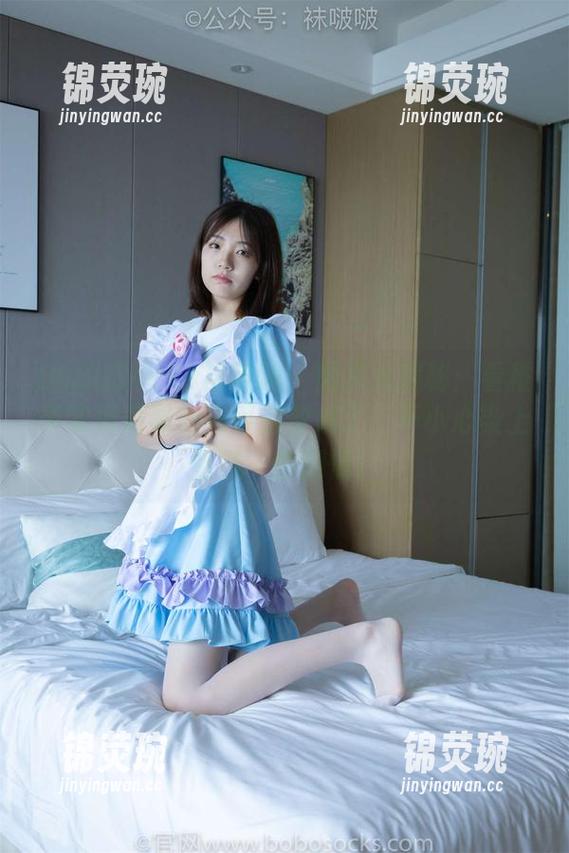 BoBoSocks袜啵啵 - 图库大揭秘：看稚予如何把黑色指甲油变成了‘不小心染上蛋糕’的剧情！