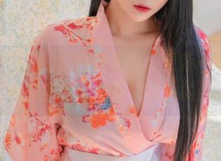 Bomi(普美)的网袜写真：更新一出，看她是如何‘勾引’镜头的！
