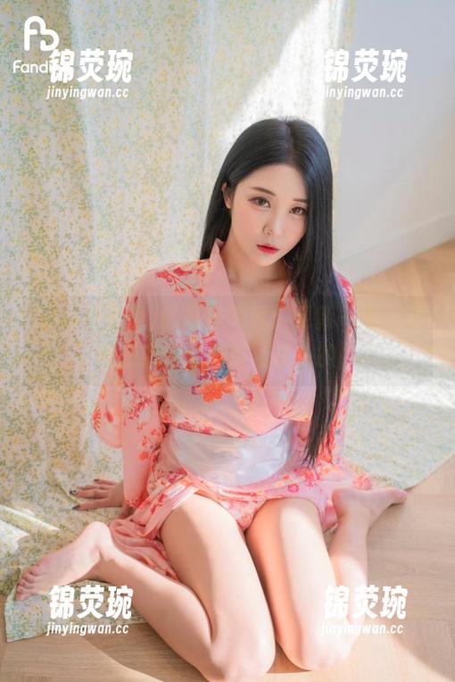 Bomi(普美)的网袜写真：更新一出，看她是如何‘勾引’镜头的！