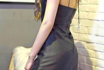 GIRLT果团网 – 纯白的错位，黄歆苑的图包里让我喘不过气来的美
