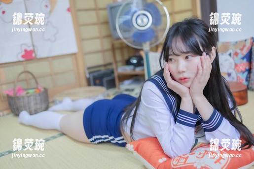 为什么校服穿起来就是这么有气场？｜MyuA(뮤아)的写真分享