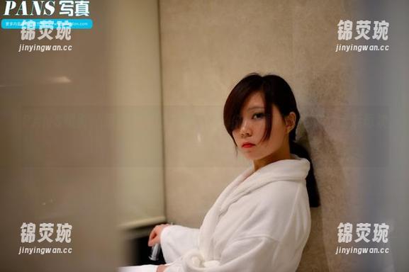 PANS摄影 - 思考人生的关键时刻：先下载可儿毛衣，然后再决定吃什么！