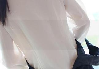 ROSI的瑜伽小合集：每张图片都让我怀疑自己连深呼吸都不会。
