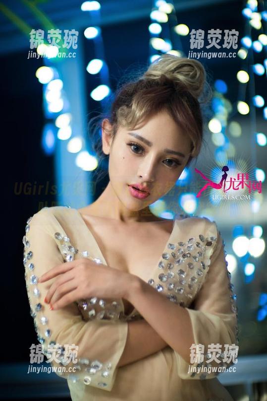 UGirls尤果网 - 谁说连衣裙只能优雅？倪叶腾的合集在网盘里等你来翻牌！
