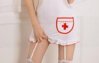 UGirls尤果网 – 来看赵伊彤的户外写真，不自觉就想把照片扔进壁纸里。