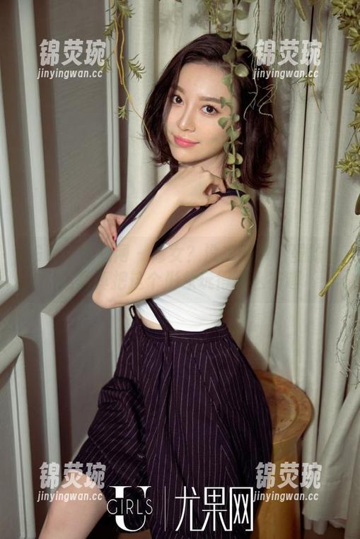 UGirls尤果网 - 修女？没想到陈怡曼的私房写真把这个形象玩得这么有趣