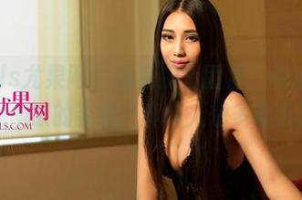 UGirls尤果网 – 私房护士图集，韩乐优随心所欲的姿态，真让人想多看几眼