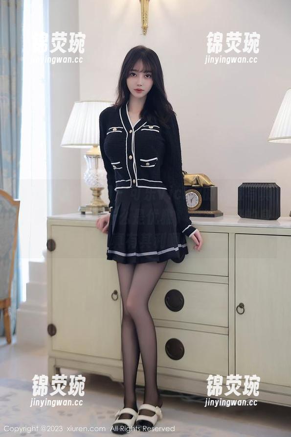 Xiuren秀人网 - 可乐Vicky的礼服写真，套图教我了什么是优雅，果然姣好的身材真有其利啊！