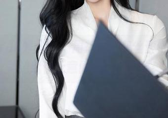 Xiuren秀人网 – 周井空的灰丝壁纸，完美送给你无意间迸发的灵感！