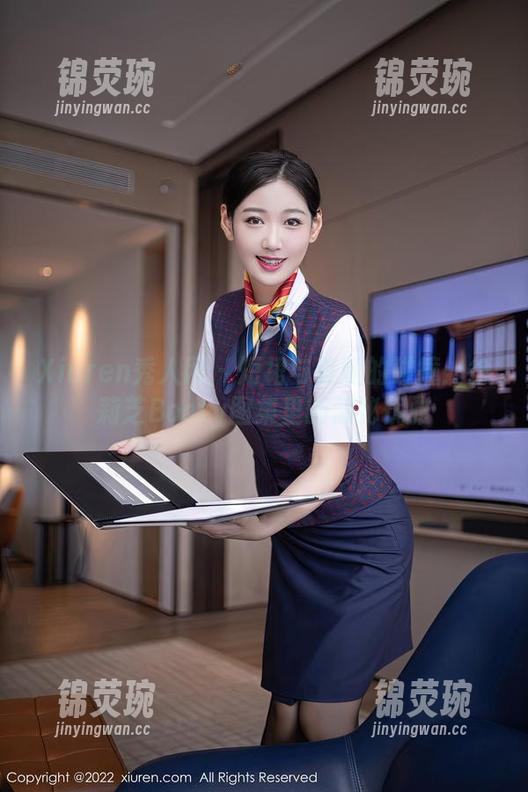 Xiuren秀人网 - 短裙与美腿的碰撞：徐莉芝Booty图集里的隐秘优雅