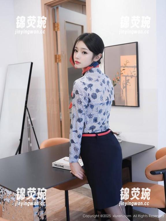 Xiuren秀人网 - 又一组！星子柒kiki的最新户外原图，她真会找好位置啊，嫉妒了。