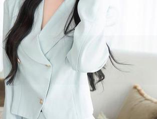 Xiuren秀人网 – 晓梦may的白色——这到底是云还是天？原图一看就抓心！
