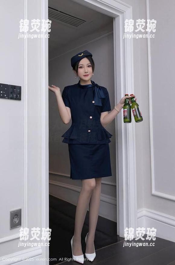 Xiuren秀人网 - 月野兔美妞的粉色奇谈：一张图片一得瑟，下载不够？
