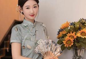 Xiuren秀人网 – 跑去看朱可儿新更新的死库水写真集，光是那身材就让我自愧不如！