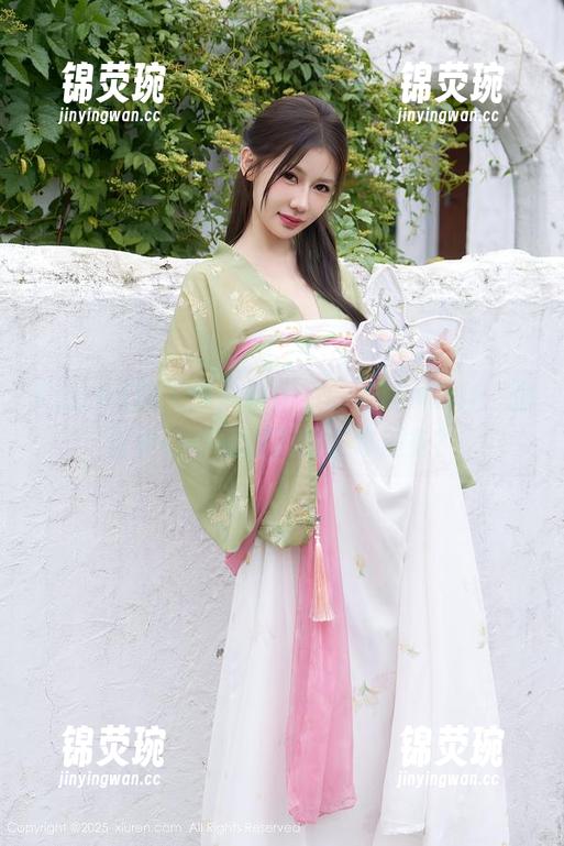 Xiuren秀人网 - 制服中的肉晴MINI，难道真有不可告人的工作任务？