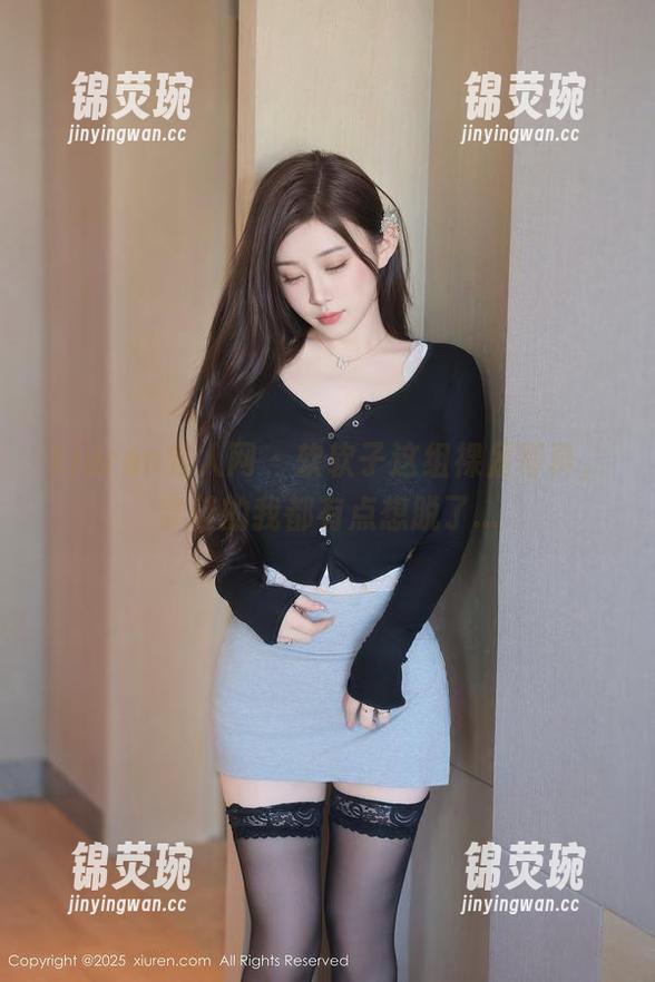 Xiuren秀人网 - 软软子这组裸足写真，穿鞋的我都有点想脱了...