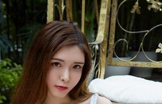 YouWu尤物馆 – 原图放送！看看Seven小七如何在礼服里优雅又俏皮，全集等你去一探究竟。