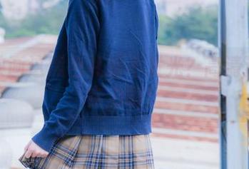 兔玩映画这黑色礼服不发光？高清还得靠实力啊！