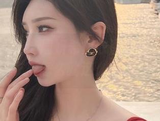 微密圈 – 精选周妍希皮衣图包：明明就是皮衣，怎么就这么有气场！