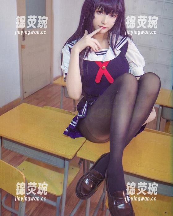 看在下萝莉控ii如何在游戏红人周中展现她的多面性，无法抵挡的写真诱惑！