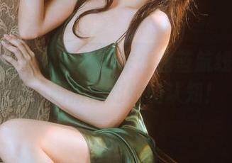 坏露露香宝的最新力作：碧蓝航线的莫妮卡，刷新你对她的认知！