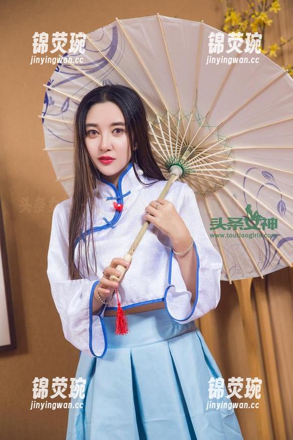 头条女神 - 把乔安的“女王”图集下载下来，你敢吗？