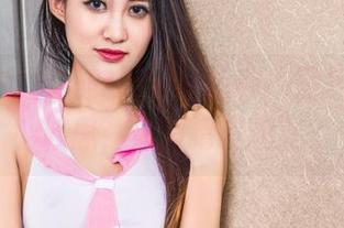 头条女神 – 樊安妮短裙福利，图包里埋着小心思，你猜猜是哪些？