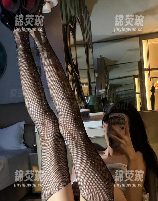 女刺客 微密圈 - 在线目击!女刺客的作品‘眼镜’:是看还是不看?Comeon!