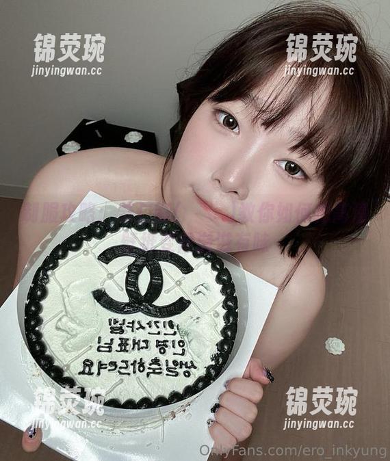 制服攻略：姜仁卿(강인경)教你如何把高清壁纸变得滋滋有味