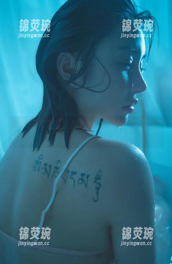 微密圈 - 宋昱欣的泳池合集：一堆不着边际的颜值