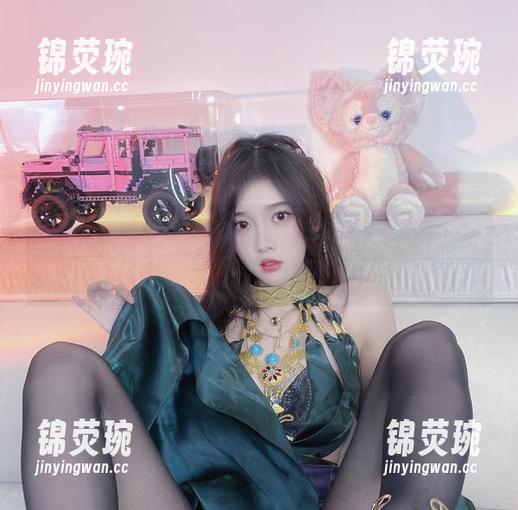 小小奶瓶儿，这画风太奇特，迦南的无圣光效果也是够了，你是想让人惊讶吗？