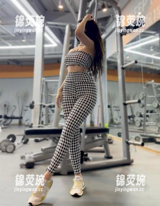 微密圈 - 小猫咪ck女友的美图，在线上让我不禁想说一声“哇哦”！