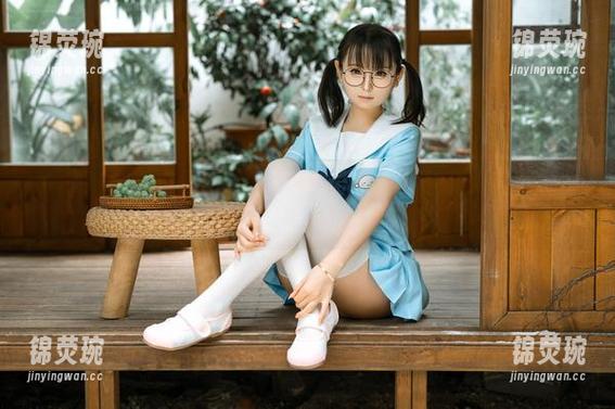 初音未来的兔子洞，幼水铃衣的写真，别问我进去会怎样，反正路还是要走的。