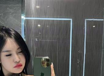 微密圈 – 这就是张鑫baby的少女，纯粹又无圣光，套图里藏了个小心思。