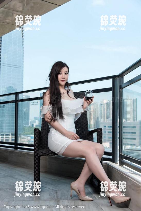 推女神 - 校服名场面全集：梦娜Vanessa教你如何“优雅”翻弄书本！