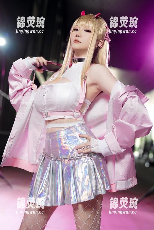 谁说全套礼服只适合派对？星之迟迟的图片让我开始思考