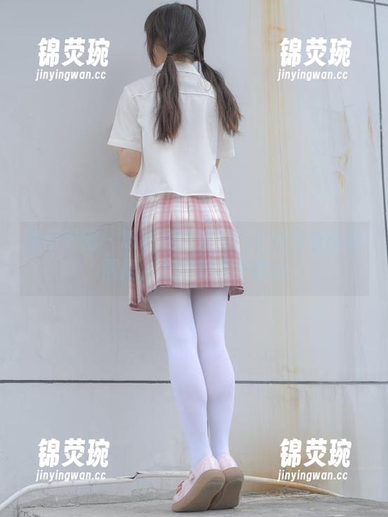森萝财团 - 吸吸在线发射！白丝少女的百褶裙，美图效果不错哟
