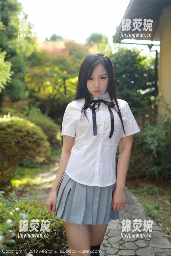 模范学院 - 敢不敢认真看！文静儿圣诞的写真集原图透着些许慵懒