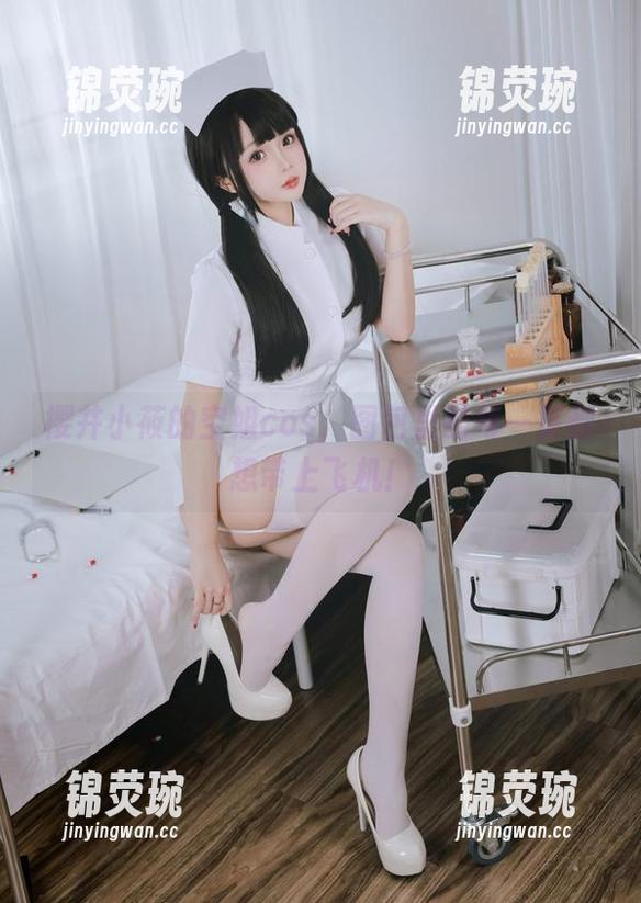 樱井小莜的空姐cos，图包里的每一页都想带上飞机！