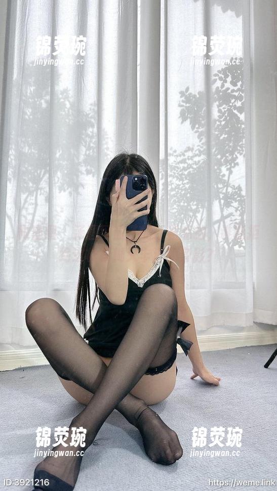 微密圈 - 汤圆可甜了的红裙私拍，谁能拒绝这样模糊又丰满的身影？