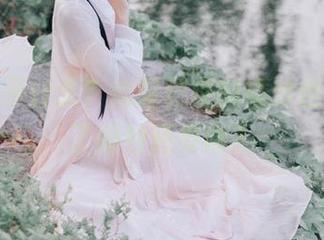 照片暗示什么？沧霁桔梗的婚纱合集，除了婚纱还有啥？
