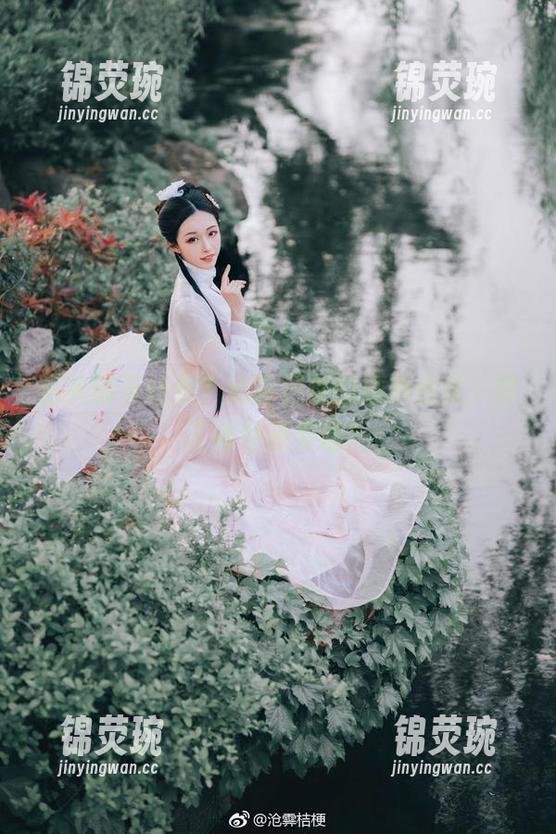 照片暗示什么？沧霁桔梗的婚纱合集，除了婚纱还有啥？