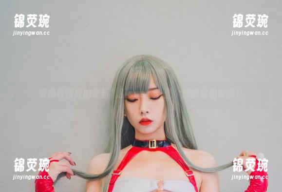 清颜真德秀的最新礼服cos，一整个挑衅你的审美！