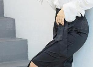 爱蜜社 – 黄歆苑的美足写真，简单却让人思绪万千