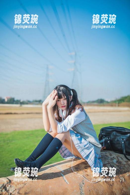 疯猫ss的腿在图集里肆意妄为，想让人把这画面画在脑海里。