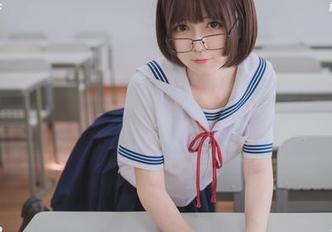 黑色不是轻易的颜色，白金Saki最新作品分享了点不一样的视角。