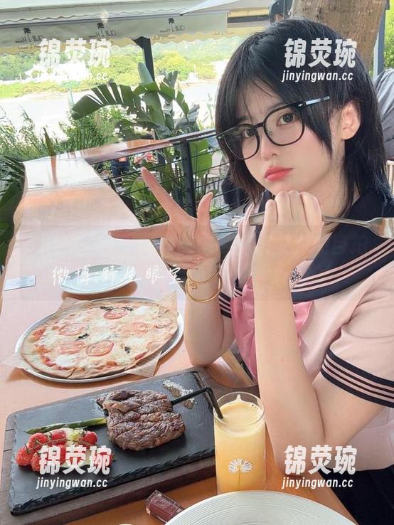 眼酱大魔王w自家美图，从未公开的自拍秘笈！