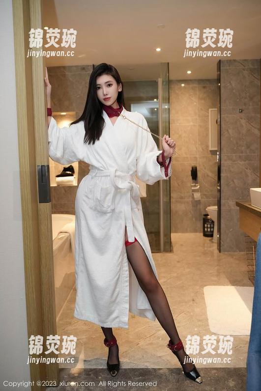 秀人网 - 奶牛写真里的刘奕宁Lynn，高清到连牛奶香味都能闻到！